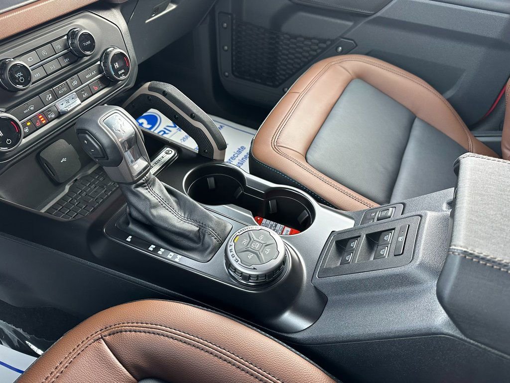 New 2024 Ford Bronco Outer Banks w/ Sasquatch Package image 25