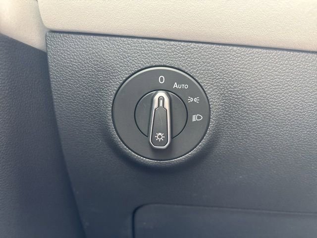 New 2026 Volkswagen Taos SE image 14