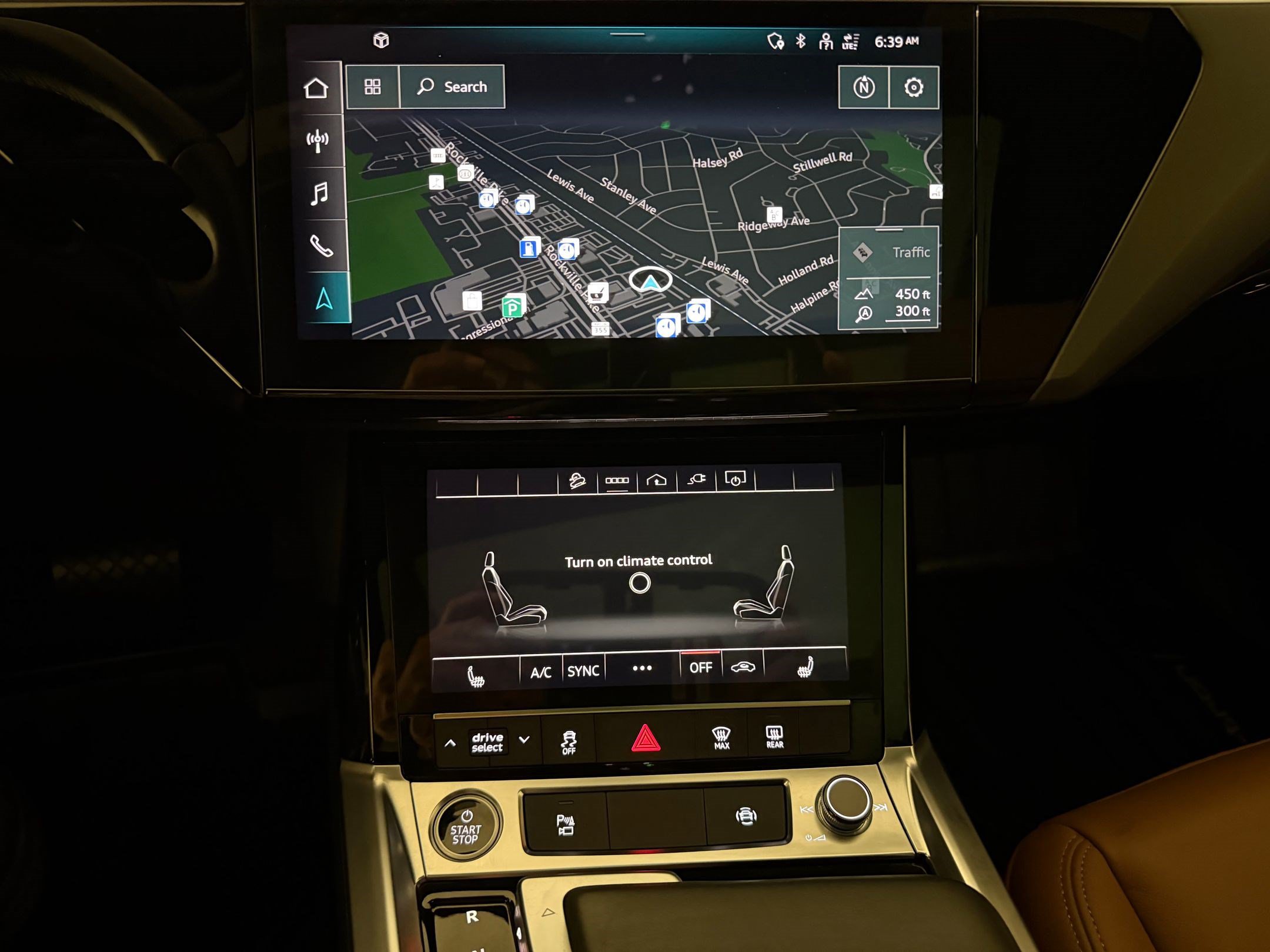 Used 2024 Audi Q8 e-tron Premium AWD/4WD image 18