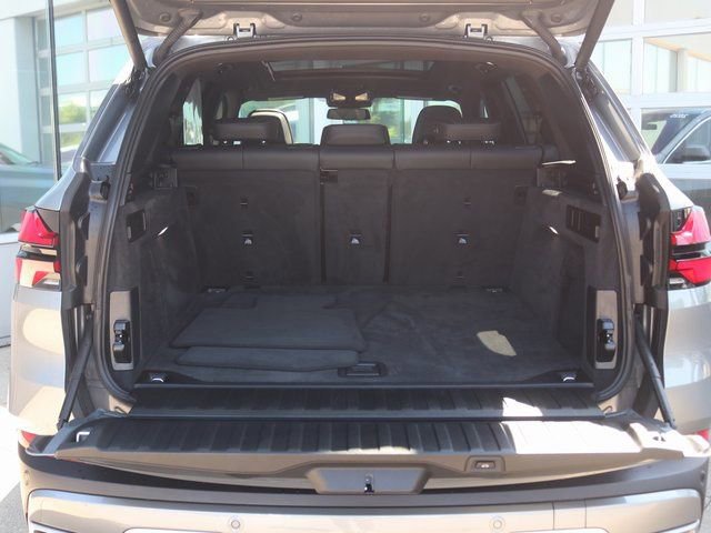 Used 2025 BMW X5 xDrive40i w/ Climate Comfort Package image 33