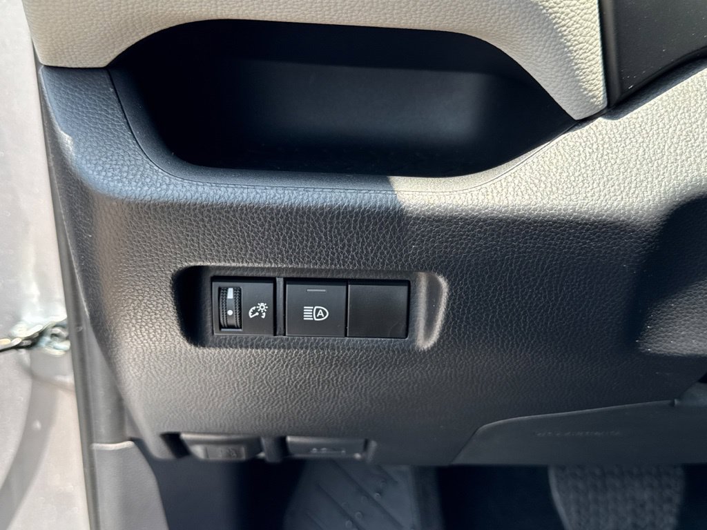 Used 2024 Toyota RAV4 XLE FWD image 17