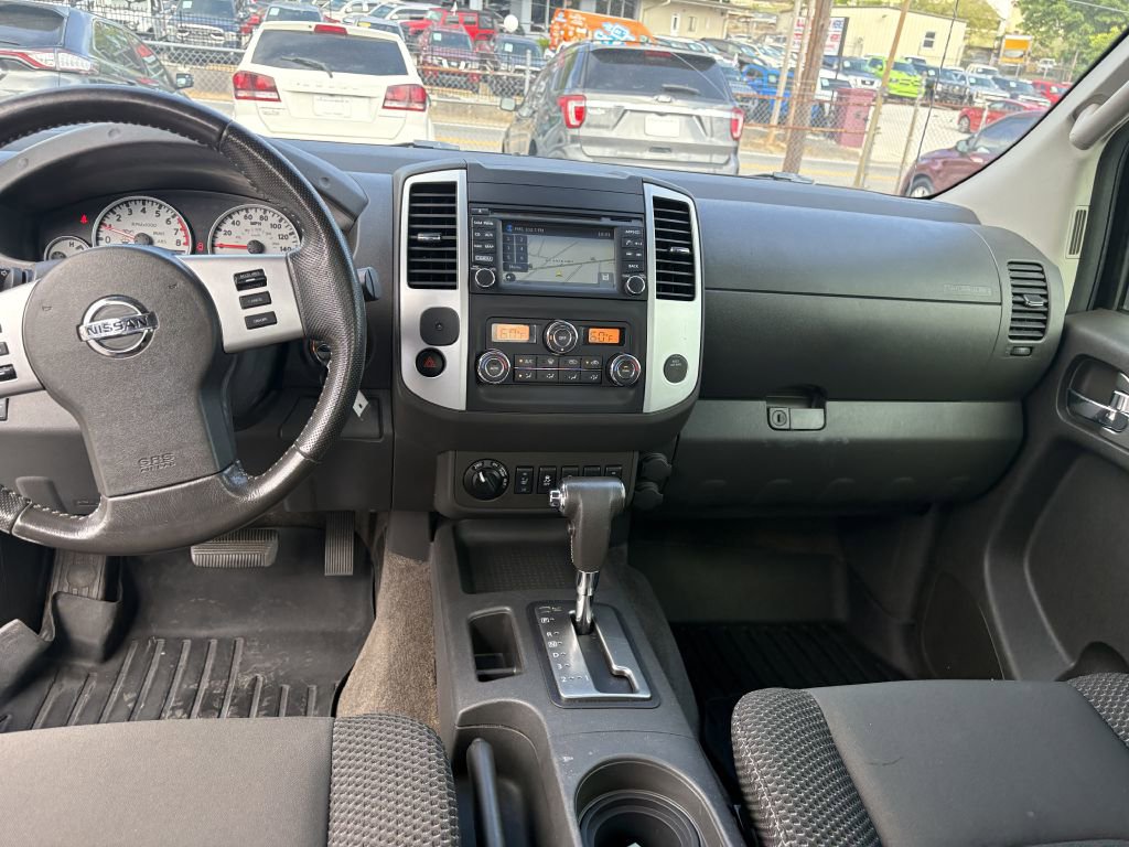 Used 2015 Nissan Frontier PRO-4X AWD/4WD image 12
