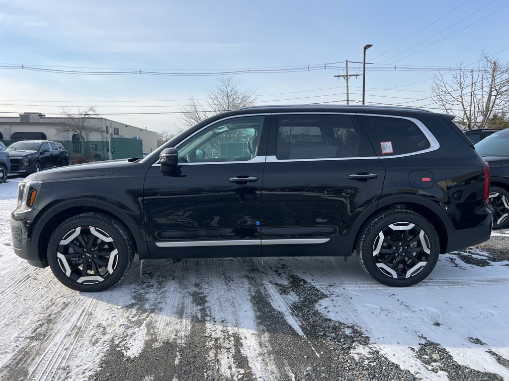New 2025 Kia Telluride S image 2