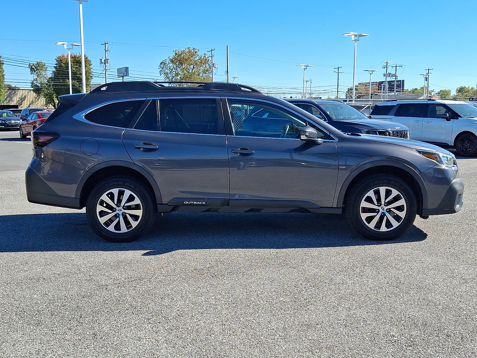 Used 2020 Subaru Outback Premium AWD/4WD image 4