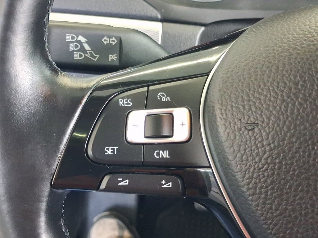 Used 2017 Volkswagen Jetta SE FWD image 32