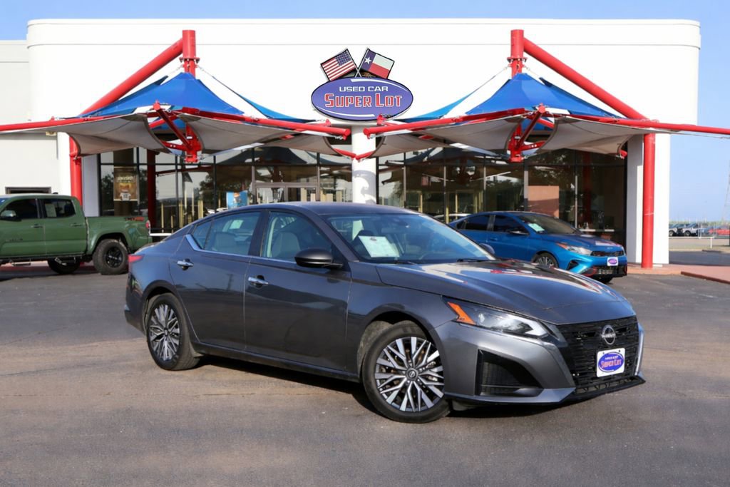 Used 2025 Nissan Altima 2.5 SV