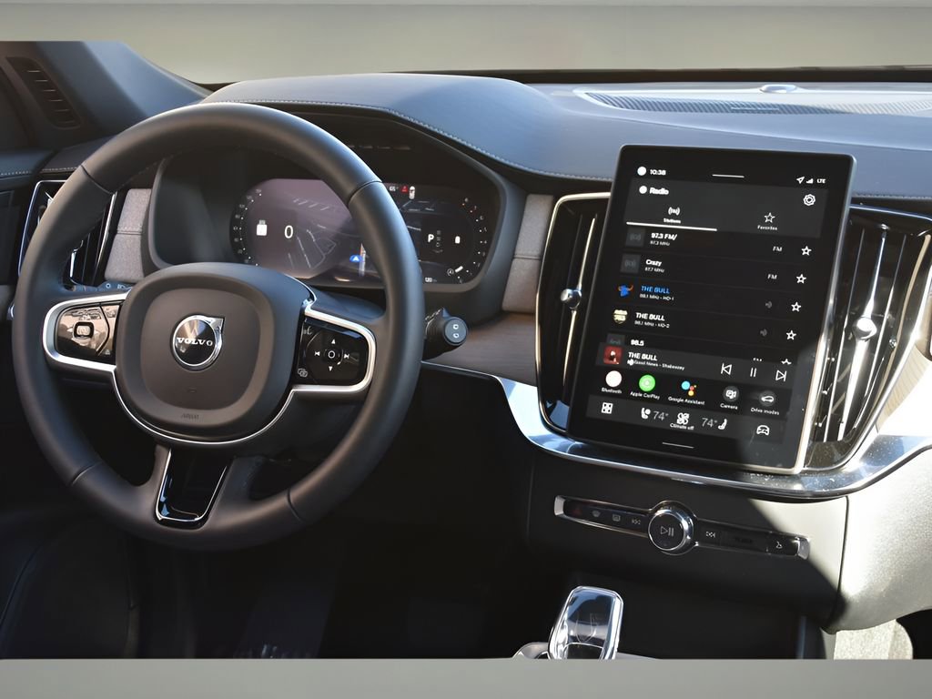 Certified 2026 Volvo XC90 B5 Plus w/ Protection Package Premier image 19