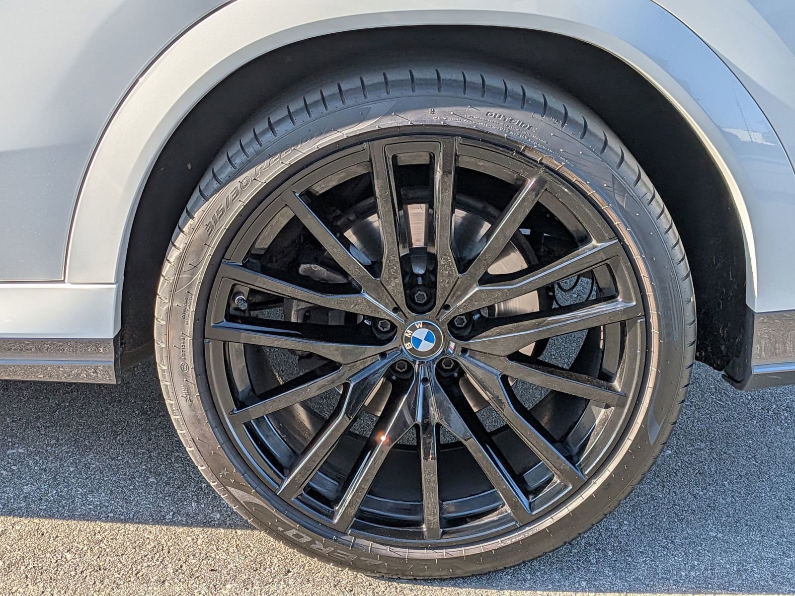 Used 2021 BMW X6 sDrive40i w/ M Sport Package image 13