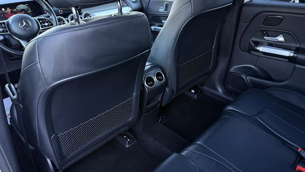 Used 2022 Mercedes-Benz EQB 300 4MATIC image 19