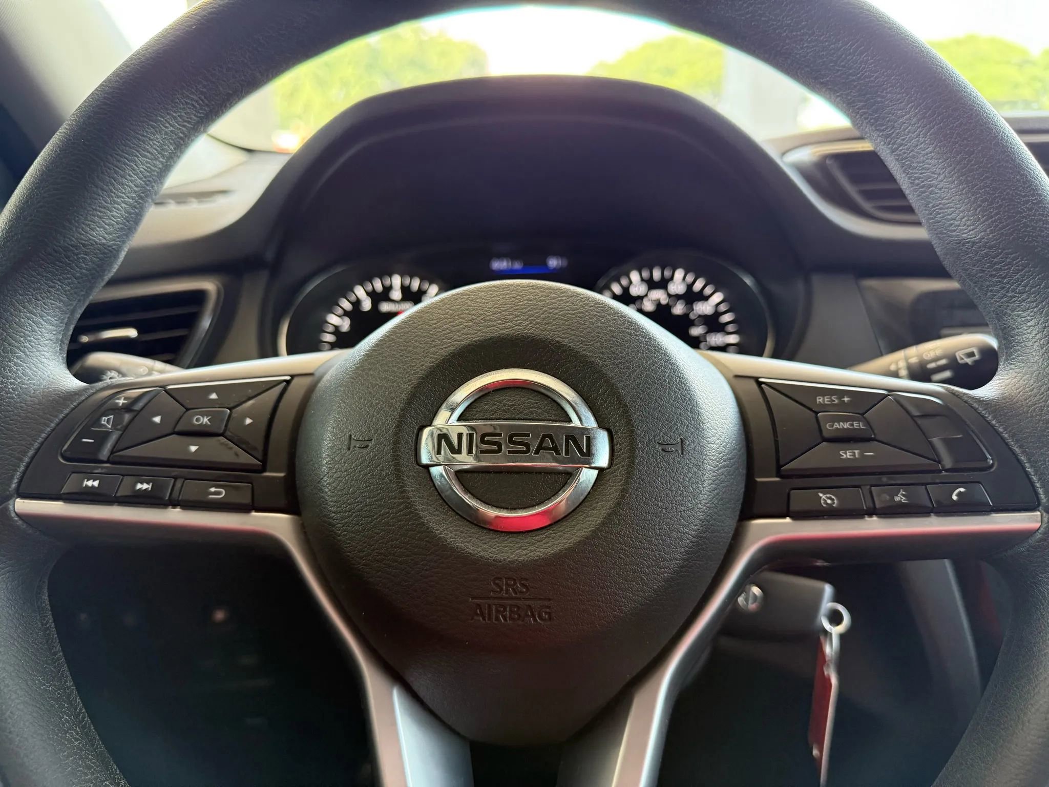 Used 2020 Nissan Rogue S image 16