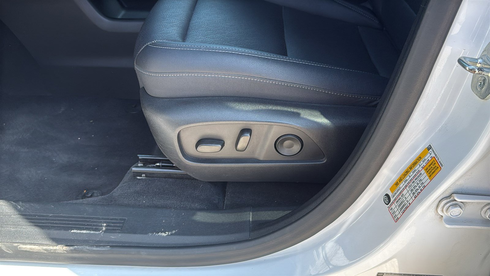 Used 2025 Chevrolet Equinox LT w/ Convenience Package II image 10