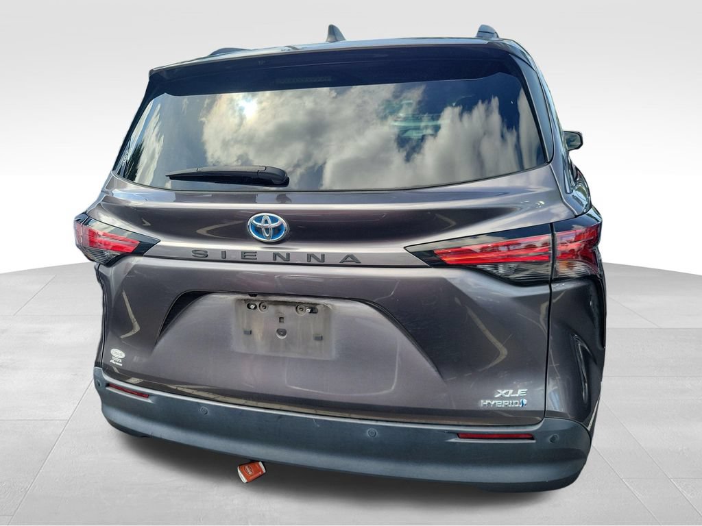 Used 2022 Toyota Sienna XLE w/ XLE Plus Package FWD image 14