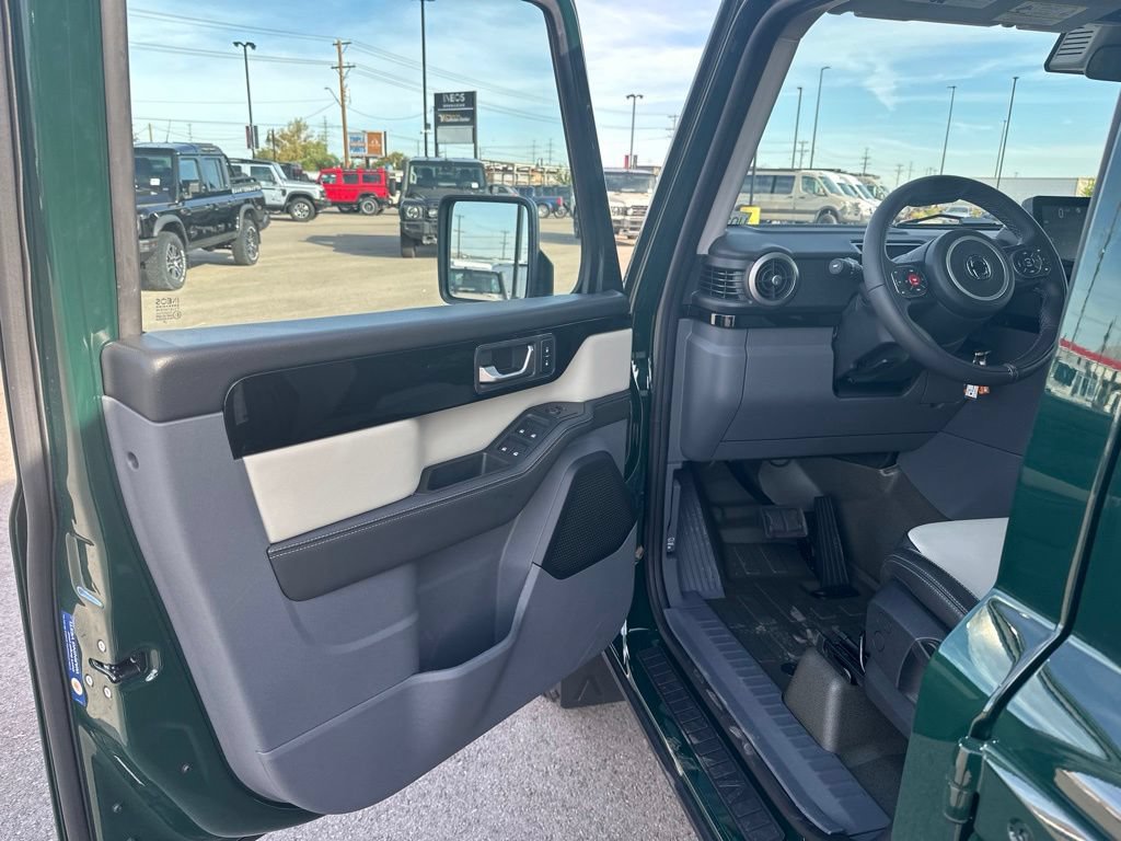 Used 2025 INEOS Grenadier Station Wagon AWD/4WD image 17