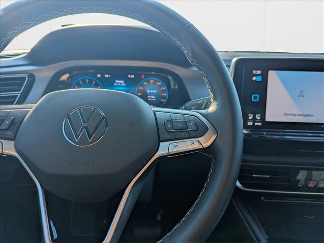 Certified 2025 Volkswagen Atlas Cross Sport SE w/ Panoramic Sunroof Package image 10