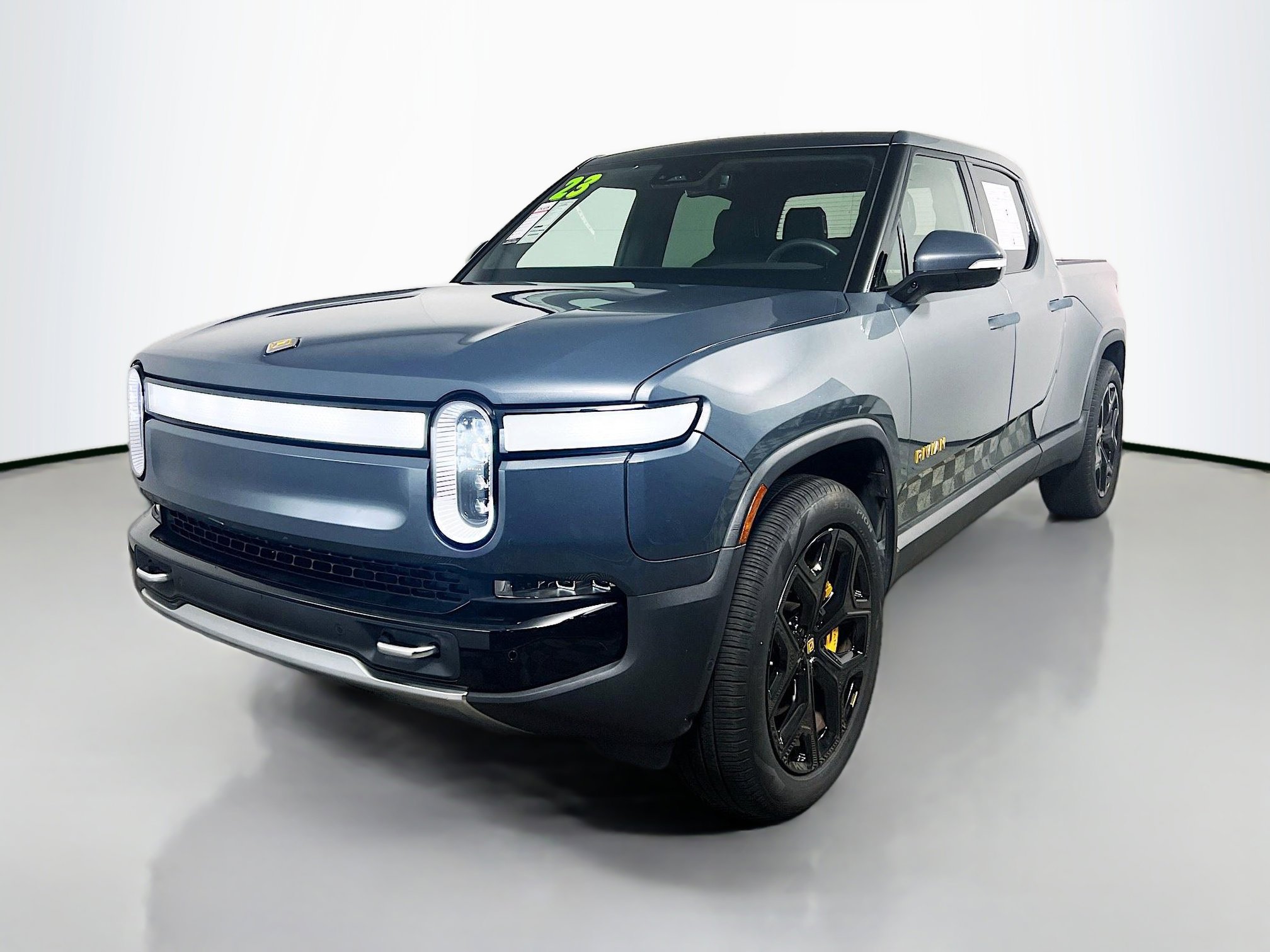 Used 2023 Rivian R1T Adventure image 9