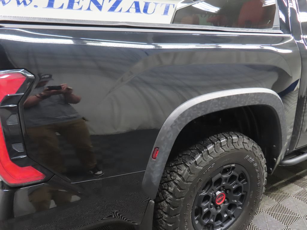 Used 2025 Toyota Tundra Limited AWD/4WD image 38