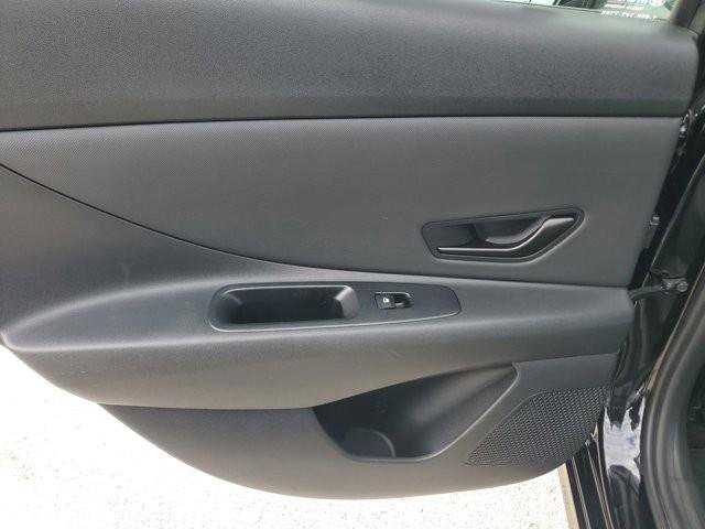 Certified 2025 Hyundai Elantra Sport FWD image 20