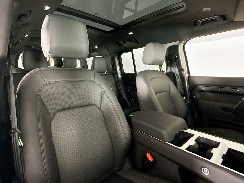 Used 2025 Land Rover Defender 130 S image 14