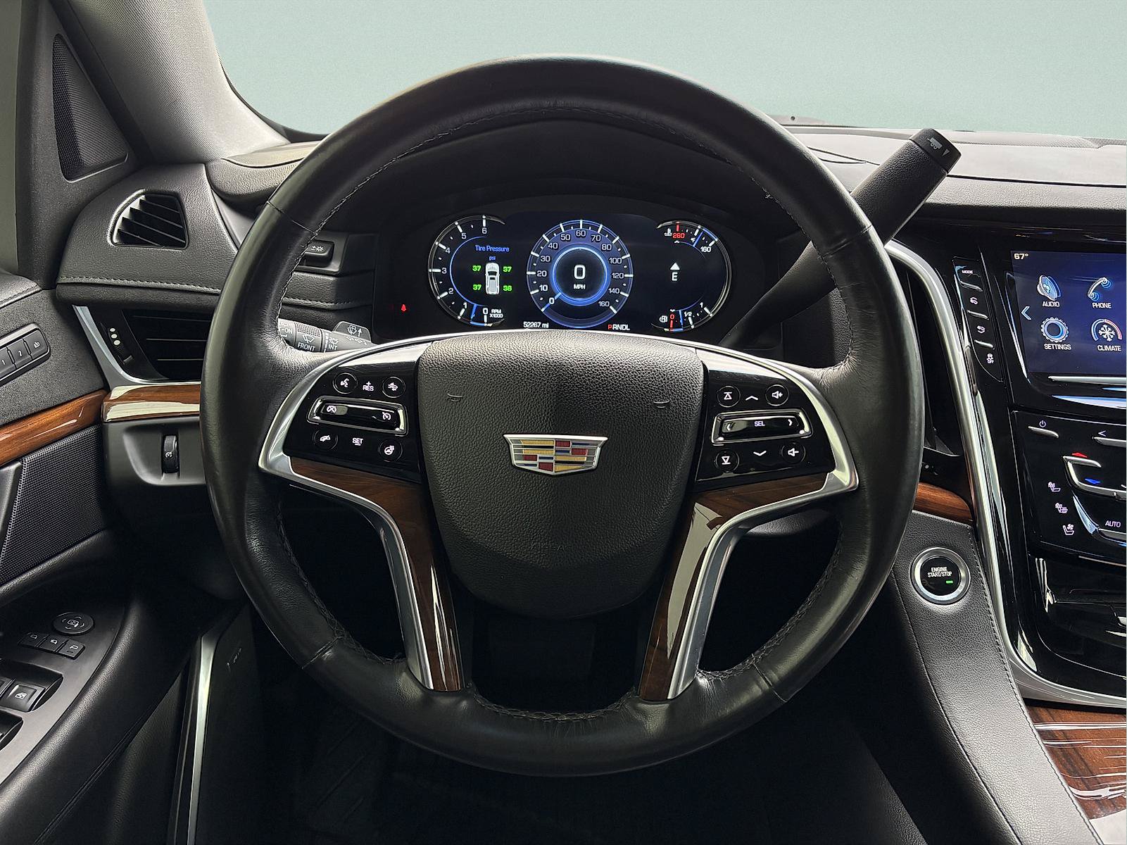 Used 2020 Cadillac Escalade Luxury AWD/4WD image 18