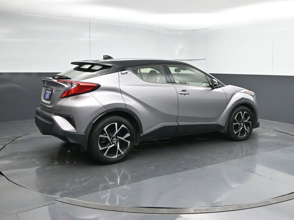 Used 2019 Toyota C-HR Limited FWD image 5
