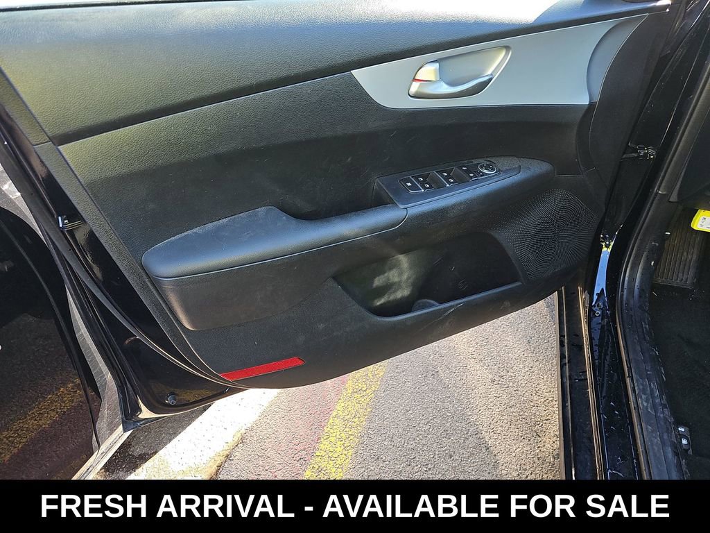 Used 2024 Kia Forte LXS w/ LXS Technology Package image 8