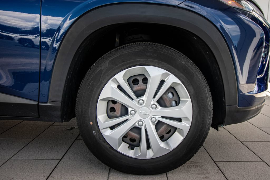 Used 2024 Chevrolet Trax LS FWD image 4