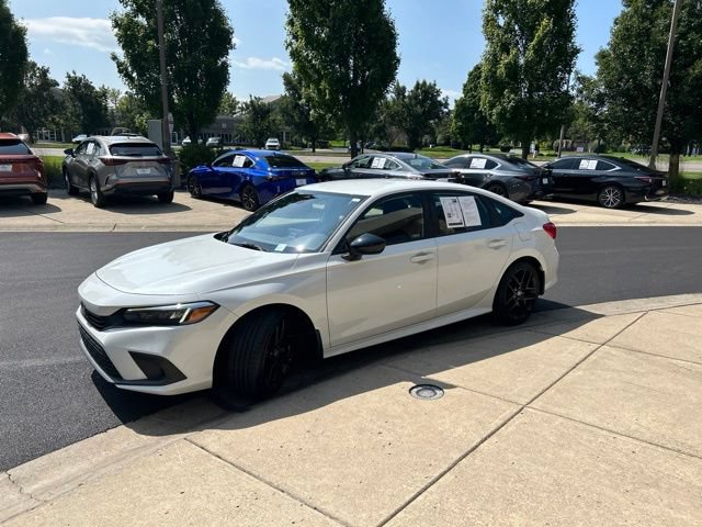Used 2022 Honda Civic Sport image 2