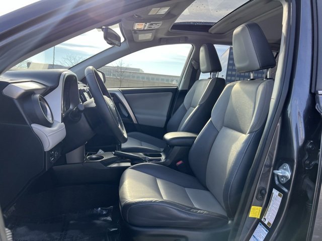 Used 2015 Toyota RAV4 Limited image 19