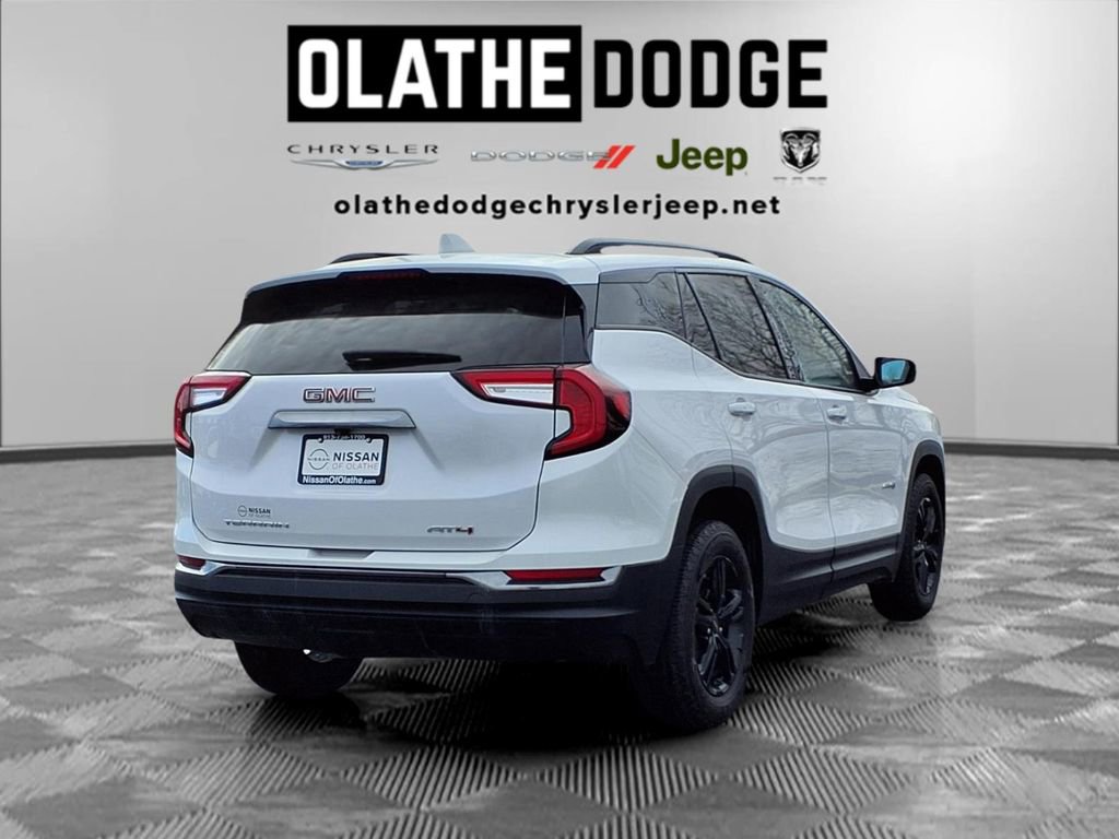Used 2022 GMC Terrain AT4 image 28