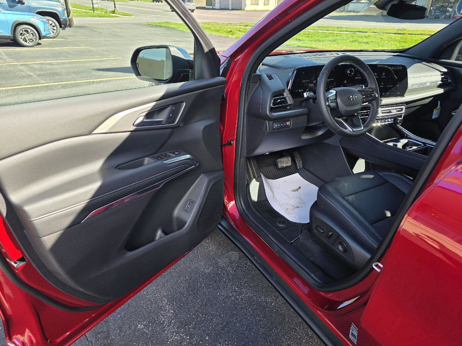 New 2026 Chevrolet Traverse LT w/ Midnight/Sport Edition image 10