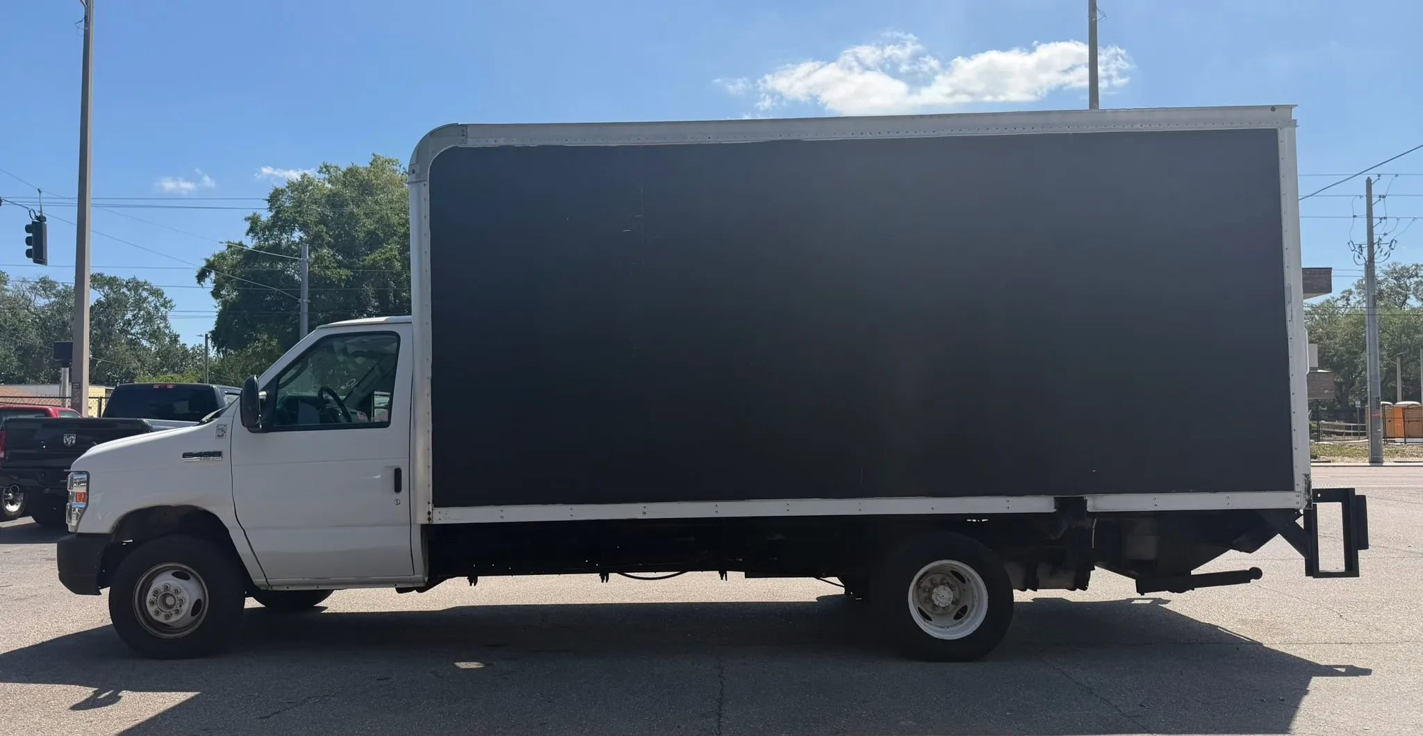 Used 2013 Ford E-450 and Econoline 450 Super Duty RWD image 8