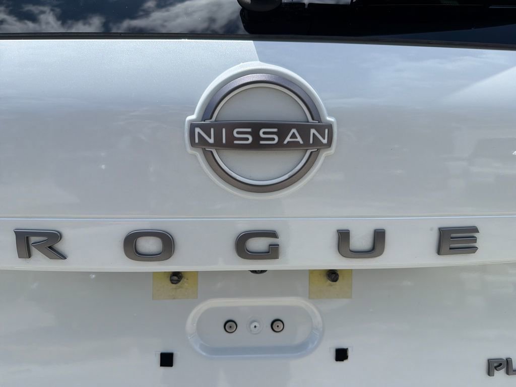 Used 2024 Nissan Rogue Platinum w/ Platinum Premium Package FWD image 14