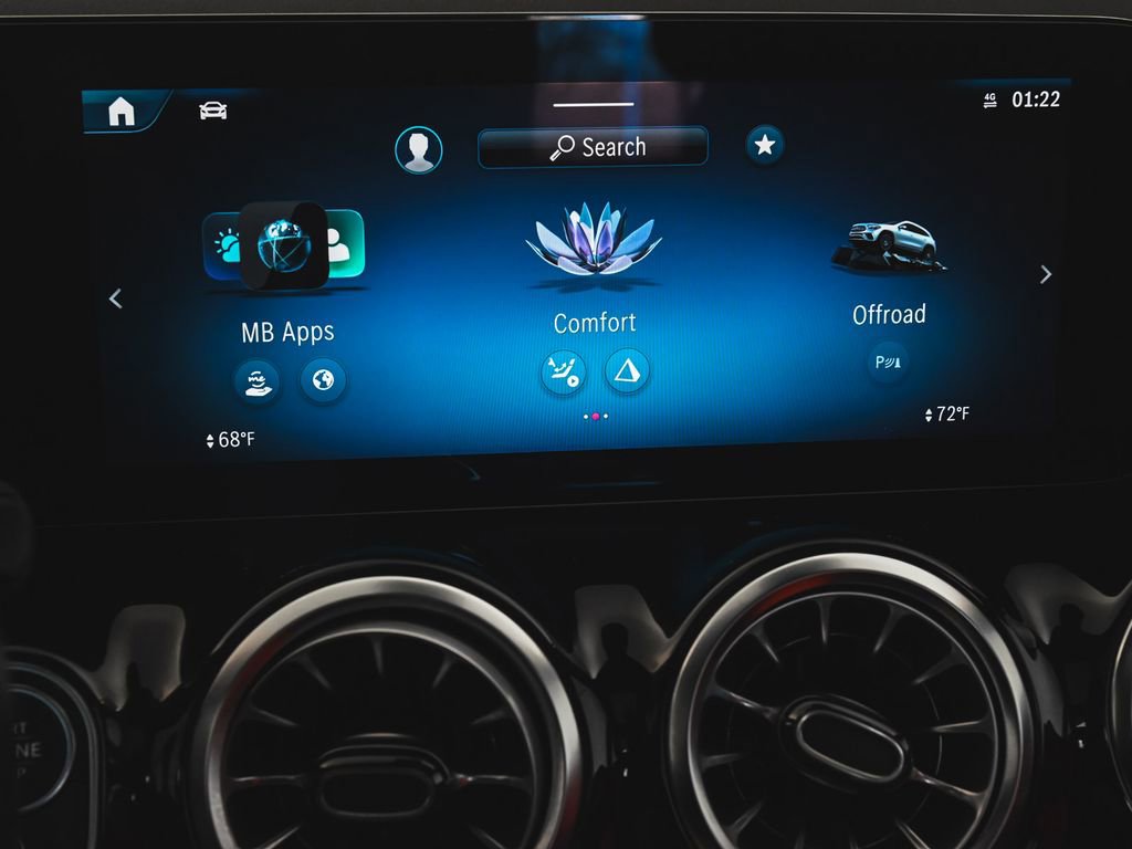 Used 2024 Mercedes-Benz GLA 35 AMG 4MATIC image 23