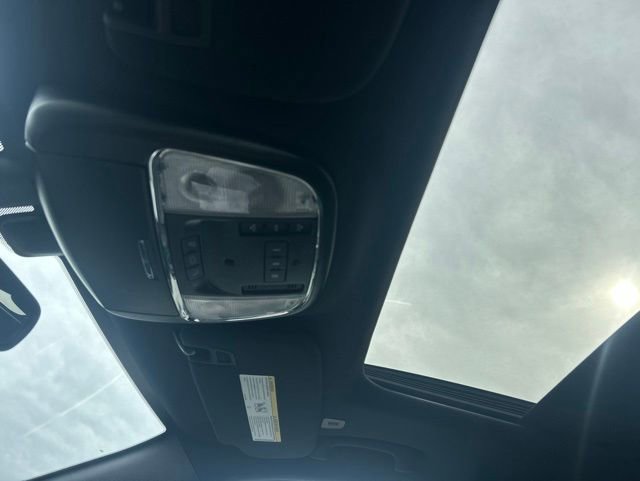 Used 2019 Jeep Grand Cherokee Limited AWD/4WD image 24