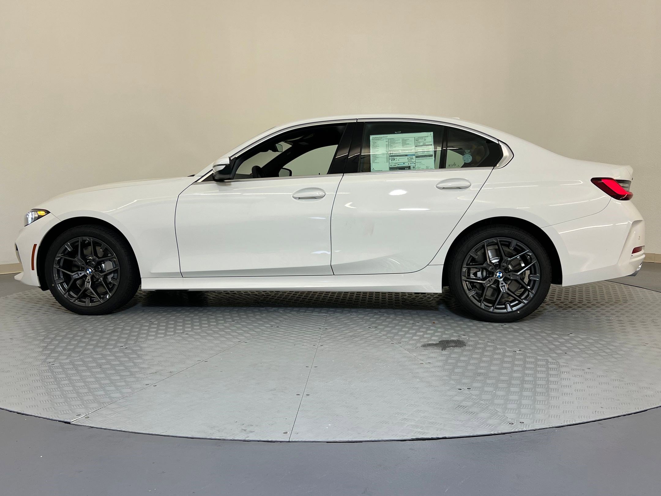 Used 2025 BMW 330i xDrive Sedan w/ Premium Package AWD/4WD image 20