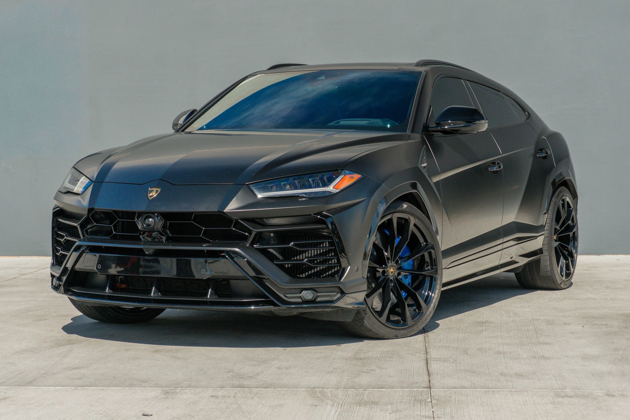 Used 2021 Lamborghini Urus image 3