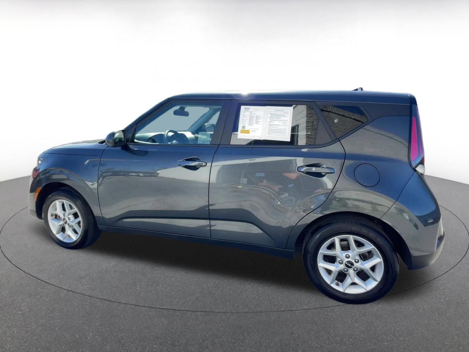Used 2025 Kia Soul LX w/ LX Technology Package image 10