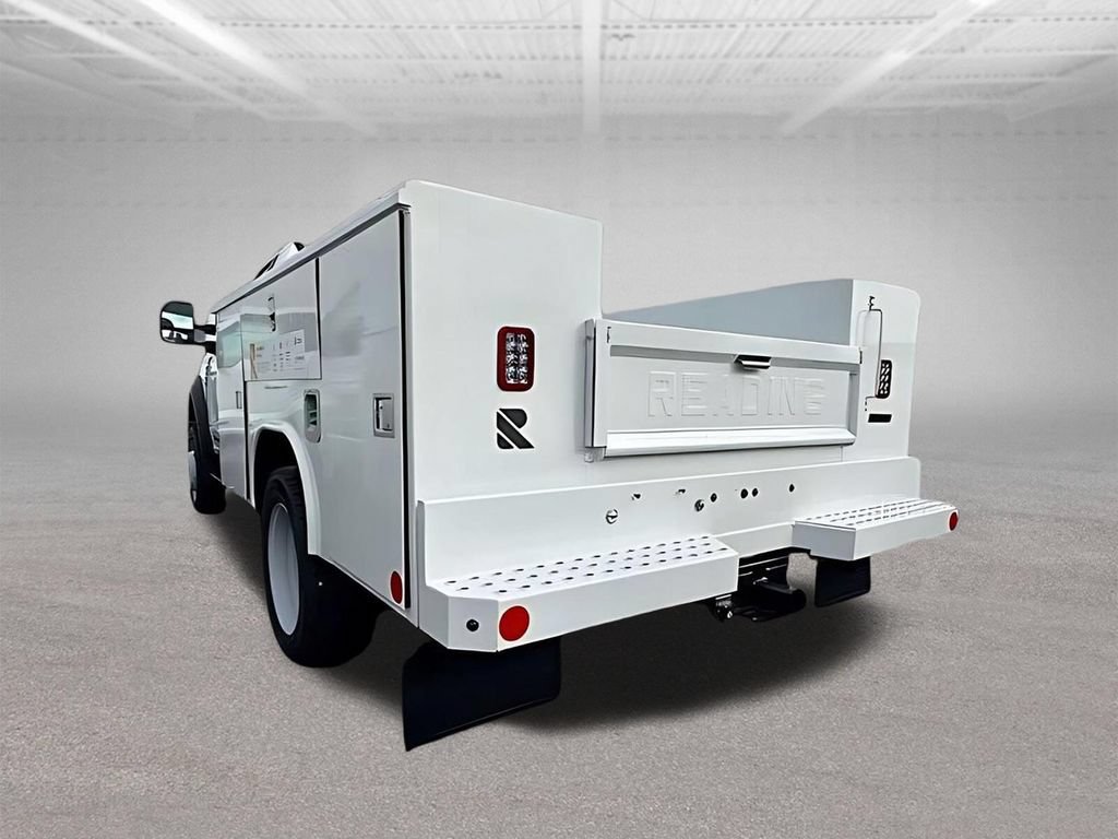 New 2025 Ford F550 4x4 Regular Cab Super Duty image 4