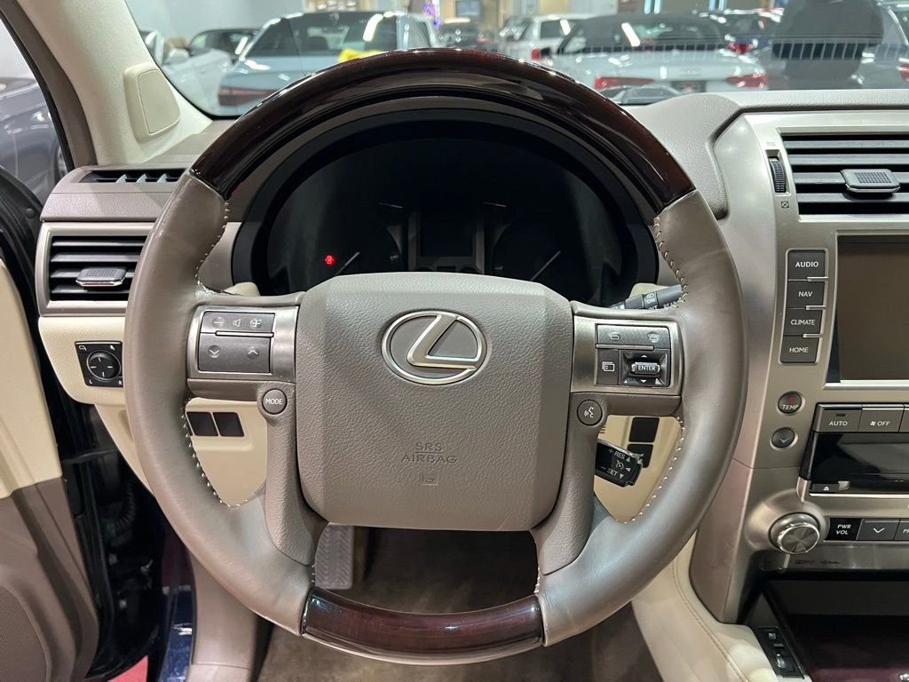 Used 2018 Lexus GX 460 Premium w/ Premium Package image 42