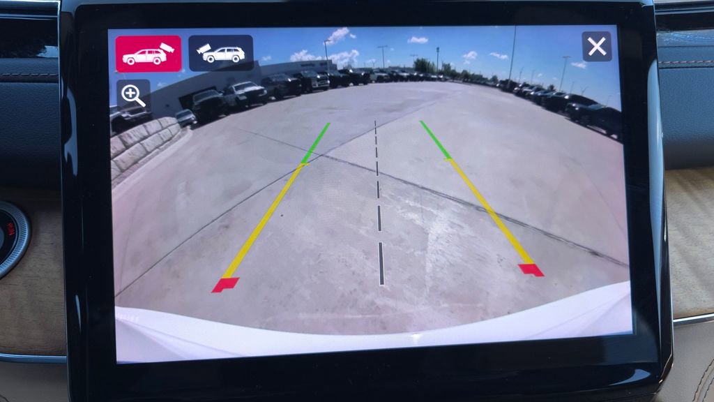 Used 2023 Jeep Grand Cherokee Summit AWD/4WD image 39