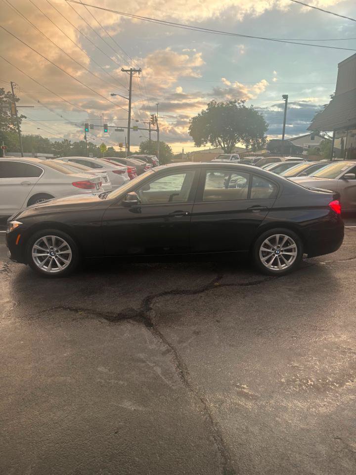Used 2017 BMW 320i xDrive Sedan AWD/4WD image 2