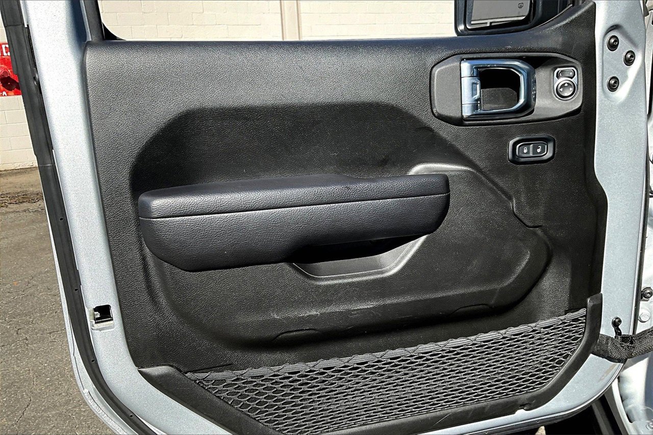 Used 2024 Jeep Wrangler Unlimited Rubicon image 24