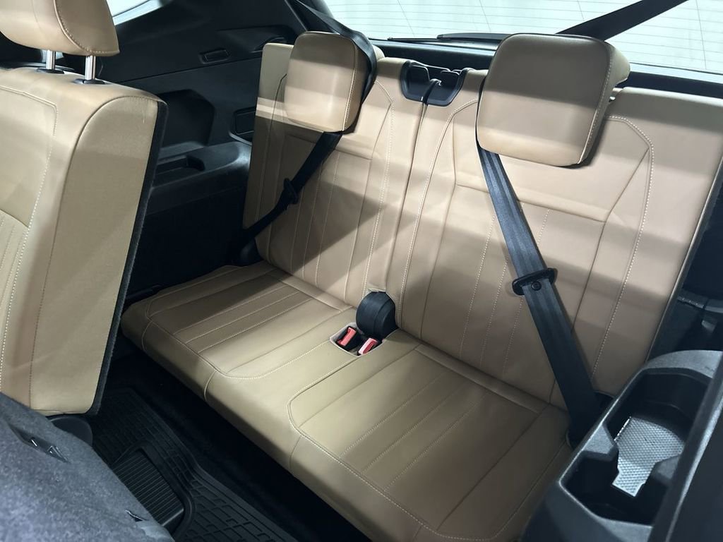 Used 2023 Volkswagen Tiguan SE R-Line FWD image 21