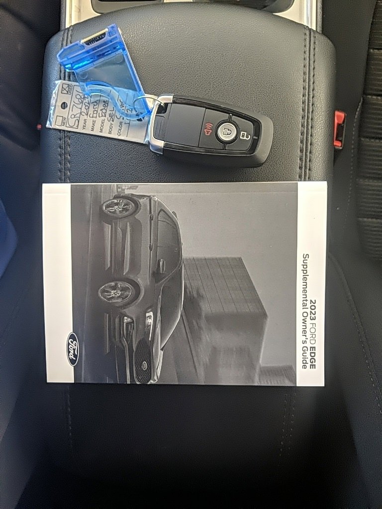 Used 2023 Ford Edge SEL image 24