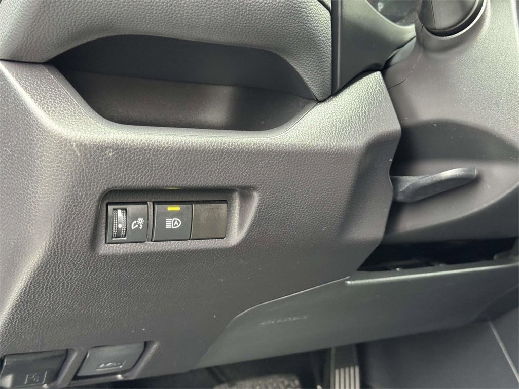 Used 2025 Toyota RAV4 LE image 9