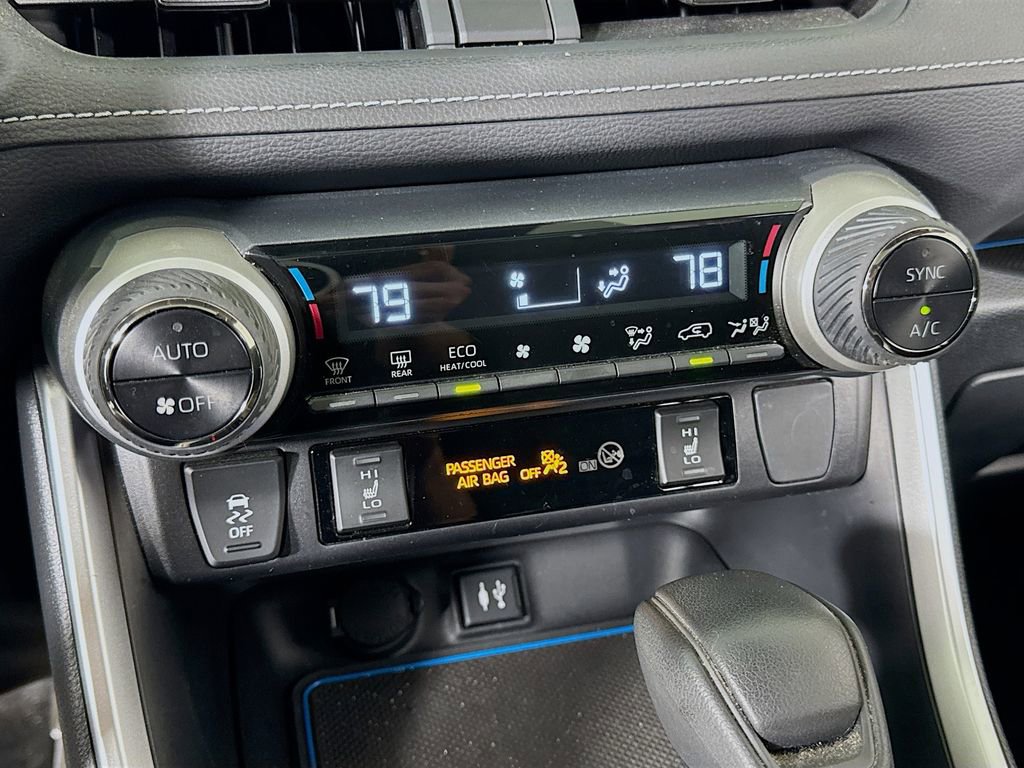 Used 2019 Toyota RAV4 XLE w/ Convenience Package image 16