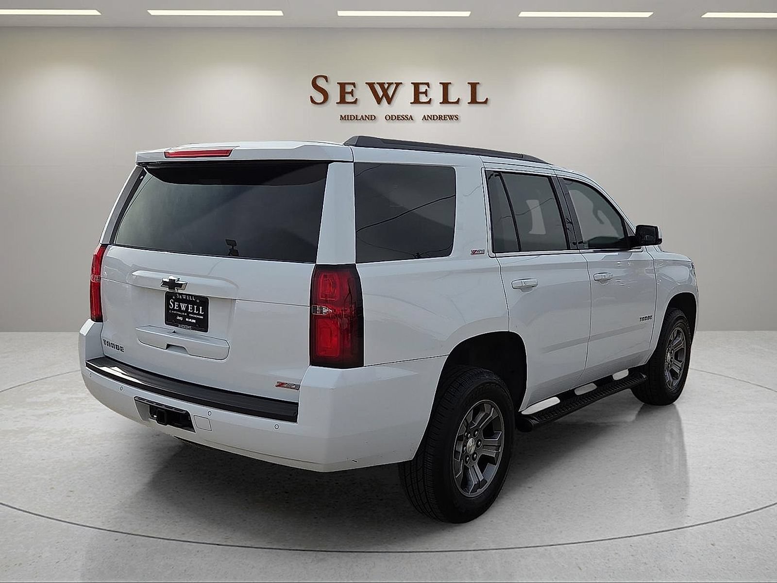 Used 2017 Chevrolet Tahoe LT AWD/4WD image 4