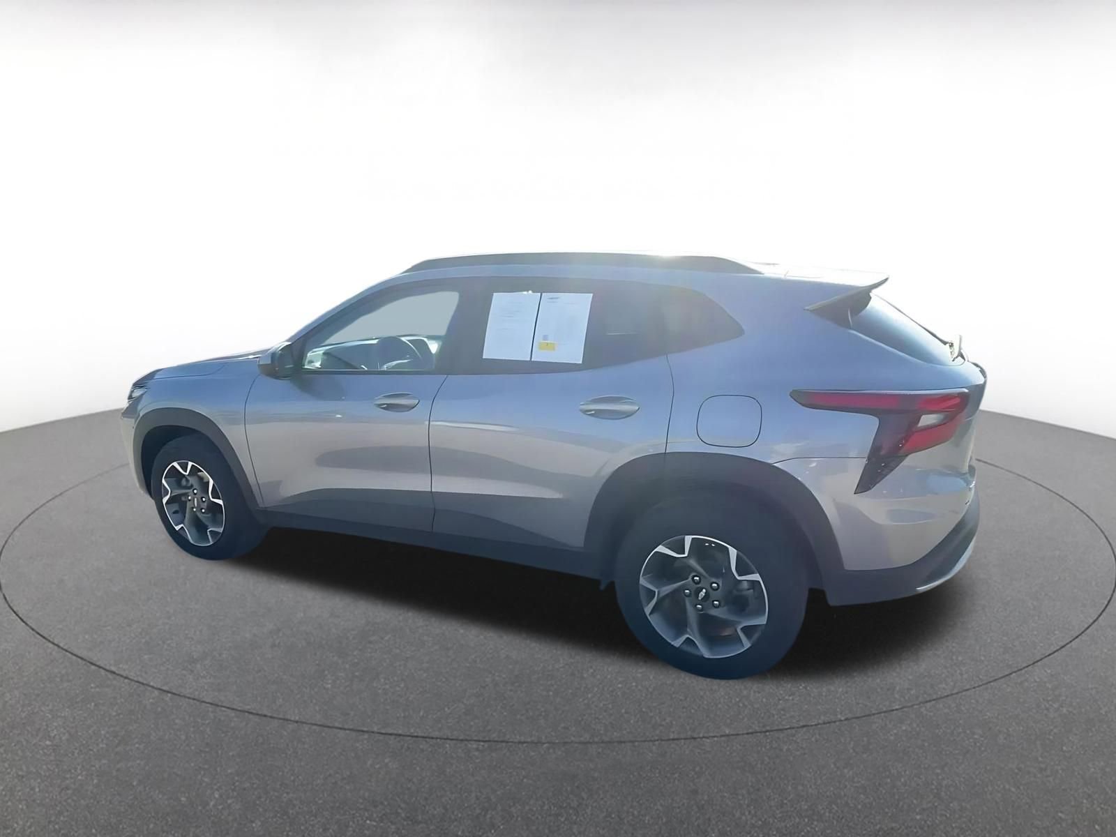 Used 2025 Chevrolet Trax LT image 10