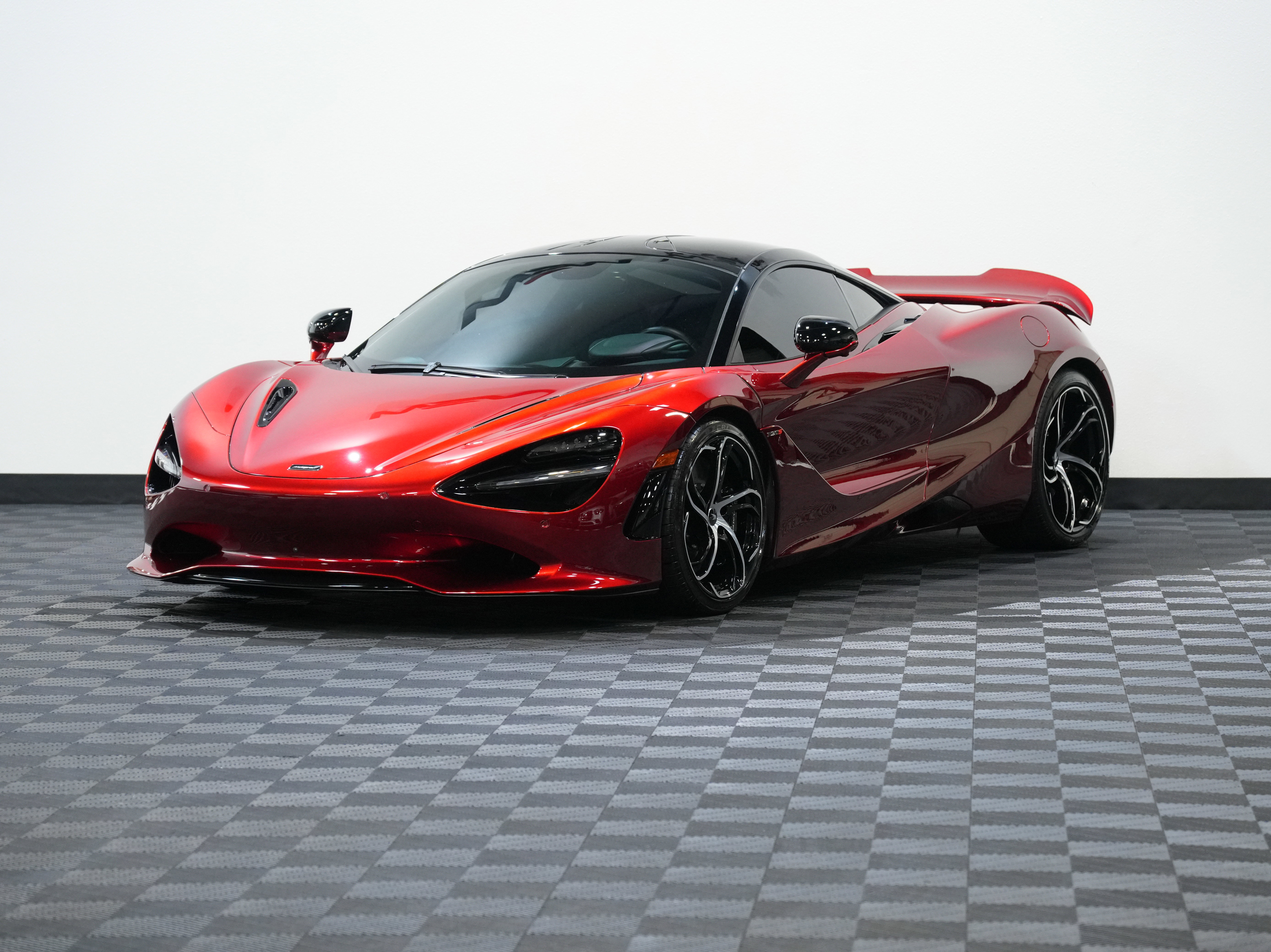 Used 2024 McLaren 750S image 3
