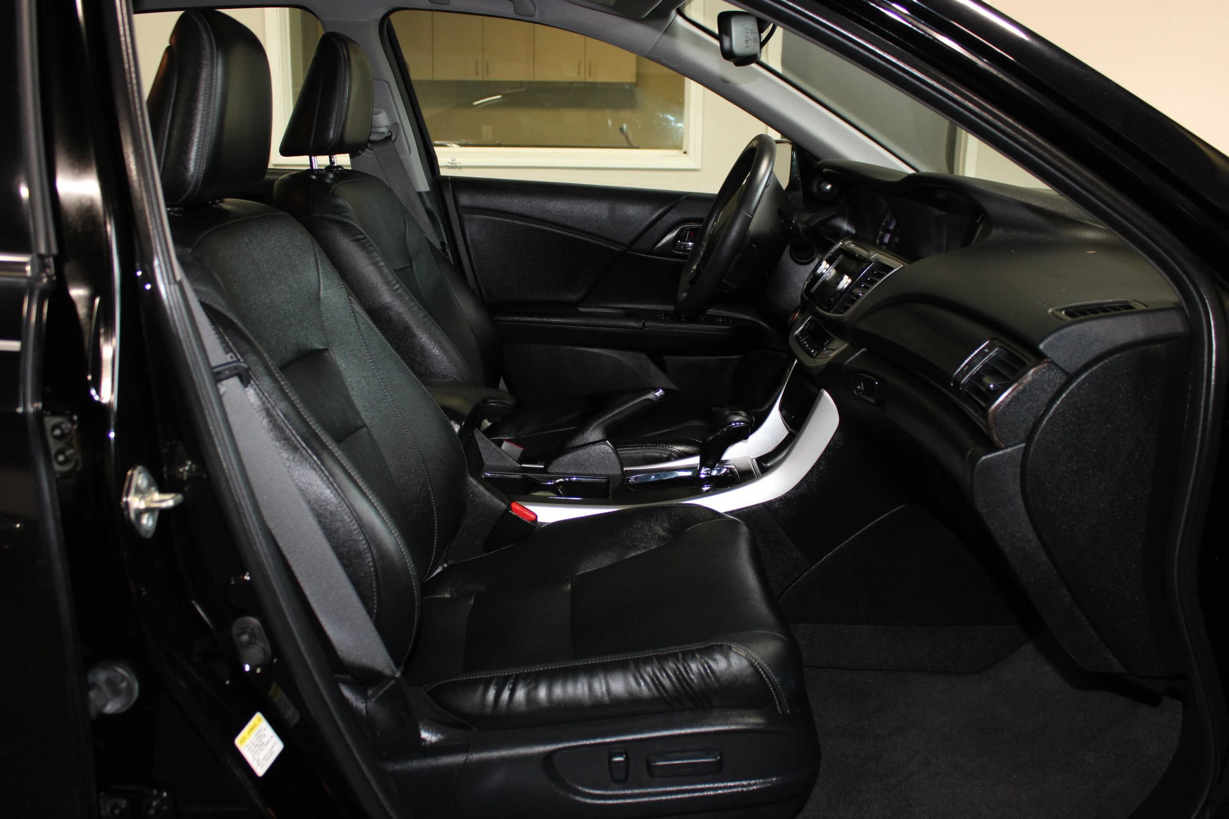 Used 2014 Honda Accord EX-L image 32